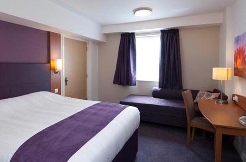 Premier Inn Stansted Airport room