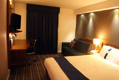 Holiday Inn Express Gatwick Bedroom