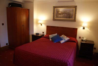 Stanhill Court Gatwick Bedroom
