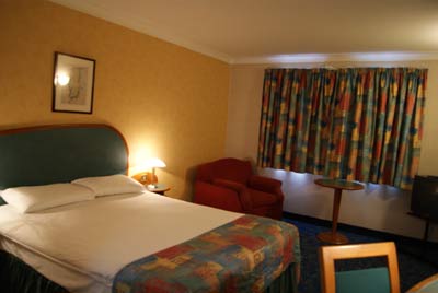 Heathrow Comfort Hotel Bedroom