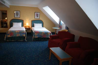 Heathrow Comfort Hotel Twin Bedroom