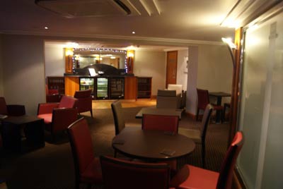 Heathrow Crowne Plaza Bar