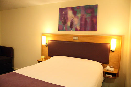 Premier Inn Gatwick Airport room