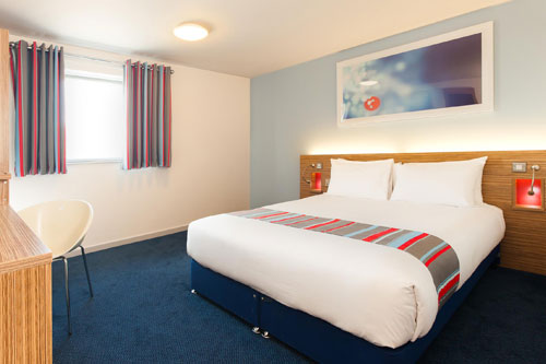 Travelodge Gatwick Airport room